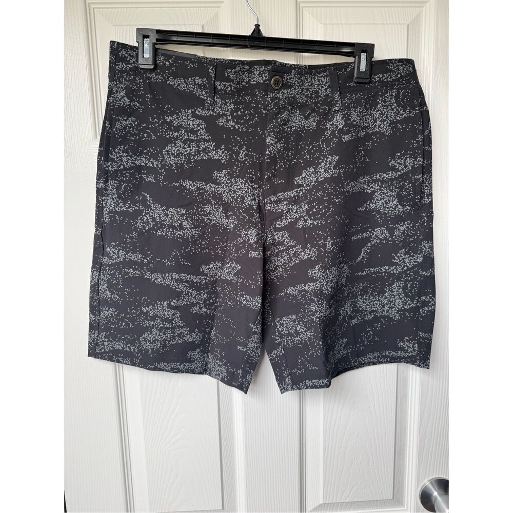 Under Armour 10 inch inseam Short Court Size 36 Black Gray Golf Printed